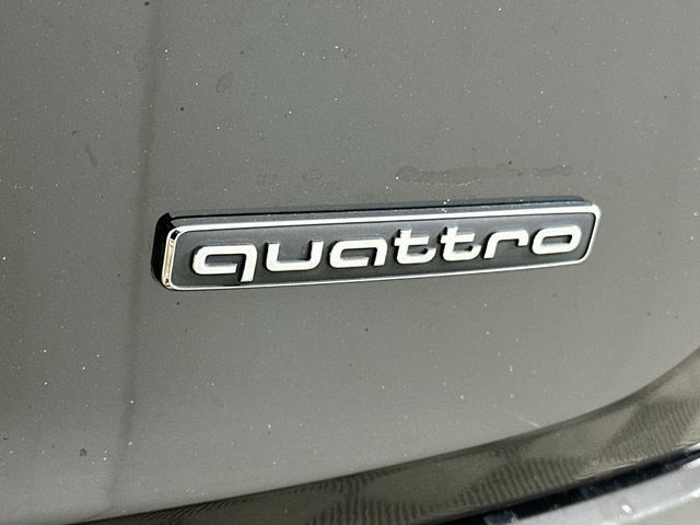 Used 2020 Audi Q5 2.0T Titanium Premium Plus AWD/4WD image 29