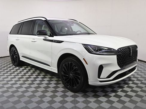 New 2026 Lincoln Aviator Reserve image 8