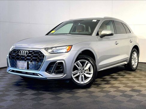 Used 2022 Audi Q5 2.0T Premium w/ Convenience Package AWD/4WD image 1