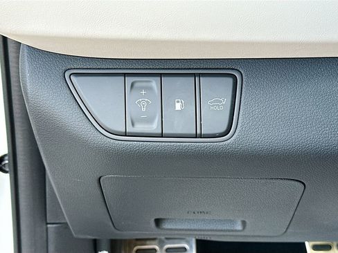 Used 2023 Genesis G70 3.3T w/ Sport Prestige Package image 10