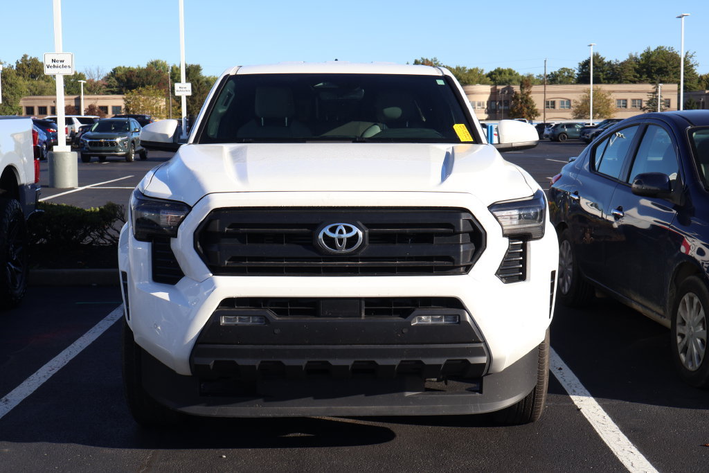 Used 2024 Toyota Tacoma SR5 AWD/4WD image 2