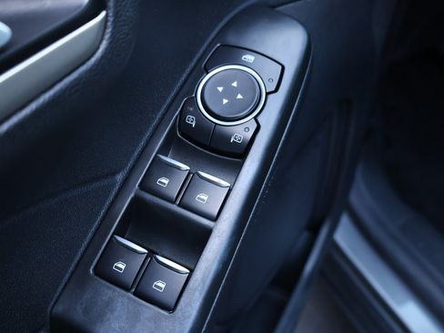 Used 2022 Ford Escape SEL w/ Technology Package FWD image 8