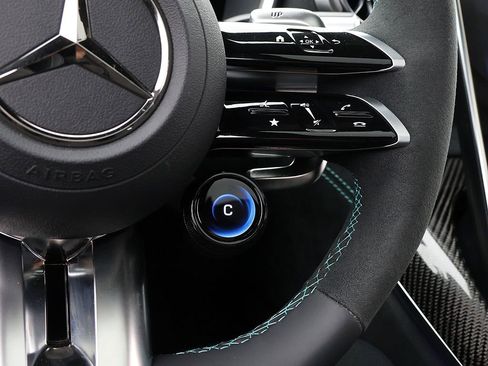 Used 2025 Mercedes-Benz AMG GT 63 image 85