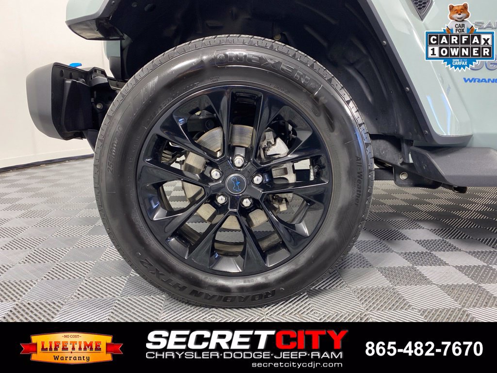 Used 2024 Jeep Wrangler Unlimited Sahara AWD/4WD image 9