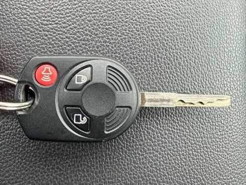 Used 2018 Ford Escape SE w/ SE Sync 3 Package image 34