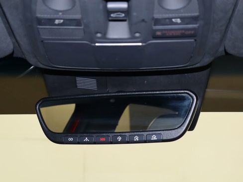 Used 2022 Genesis G70 3.3T RWD image 28