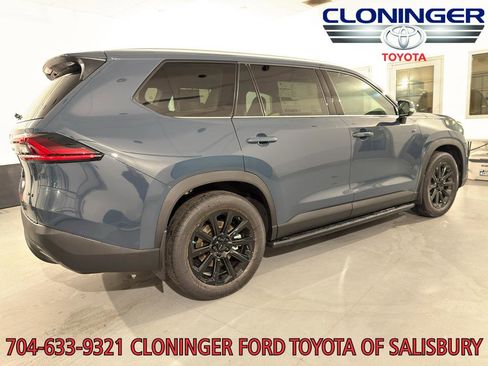 New 2026 Toyota Grand Highlander XLE image 14