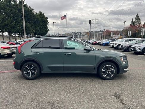 Certified 2023 Kia Niro EX image 6
