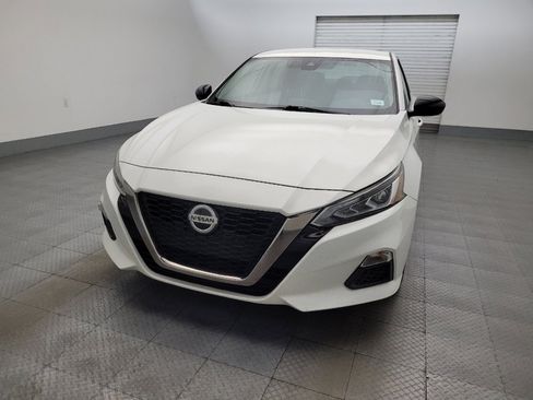 Used 2020 Nissan Altima 2.5 SR FWD image 15