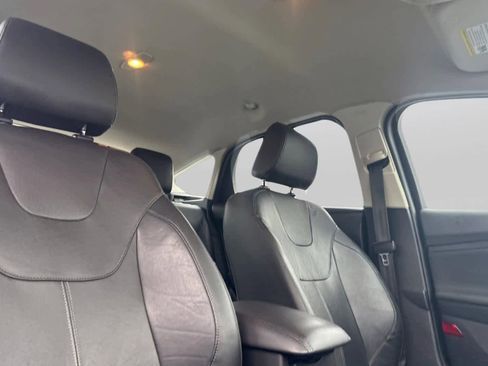 Used 2015 Ford Focus SE w/ Equipment Group 201A image 16