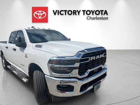 Used 2025 RAM 3500 Big Horn AWD/4WD image 5