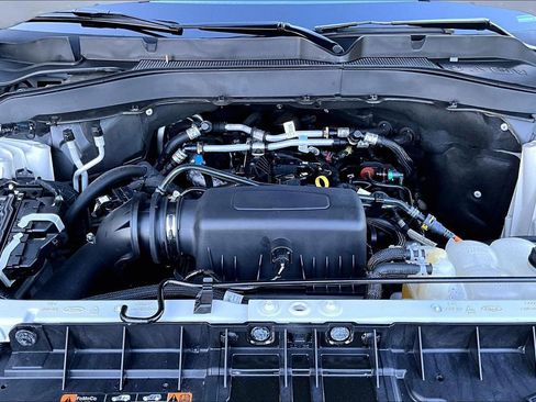 Used 2024 Ford Explorer XLT w/ Equipment Group 202A RWD image 21