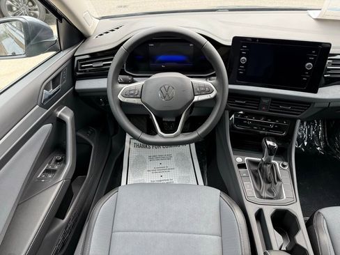 New 2026 Volkswagen Jetta SE FWD image 29