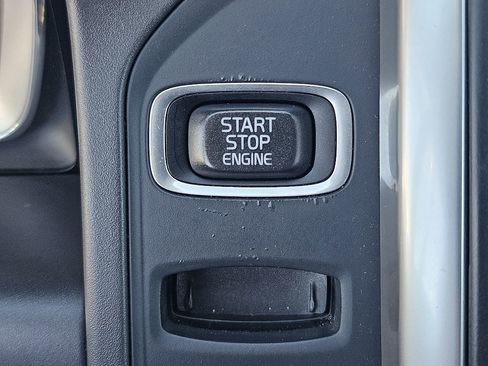 Used 2016 Volvo XC60 T5 Platinum w/ Protection Package FWD image 30