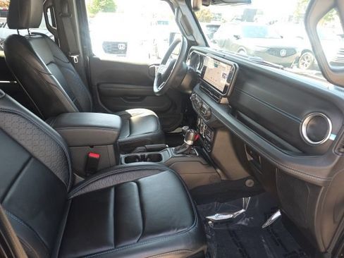 Used 2022 Jeep Wrangler Unlimited Sport AWD/4WD image 11