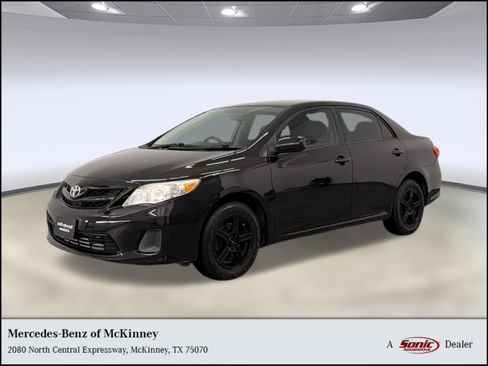 Used 2011 Toyota Corolla LE image 1