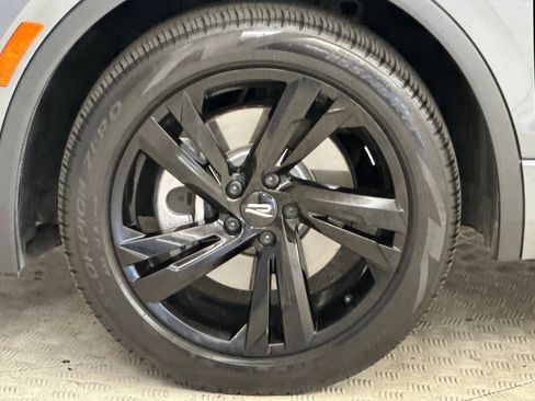 Used 2024 Volkswagen Tiguan SE R-Line FWD image 11