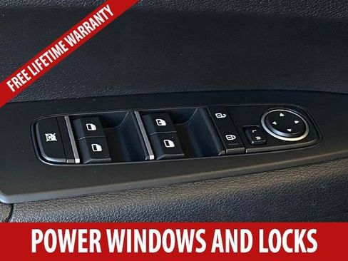 Used 2024 Kia Forte LXS FWD image 7