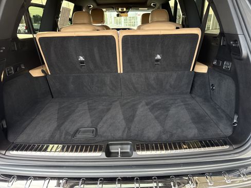 Used 2024 Mercedes-Benz GLS 450 4MATIC image 13