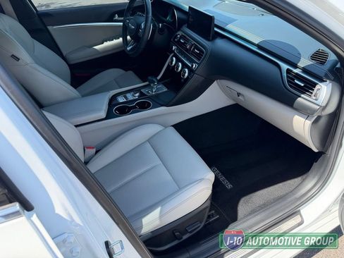 Used 2022 Genesis G70 2.0T RWD image 29