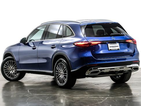 Used 2025 Mercedes-Benz GLC 300 image 12