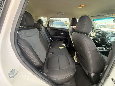 Used 2019 Kia Soul + FWD image 21