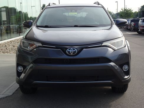 Used 2017 Toyota RAV4 XLE FWD image 7