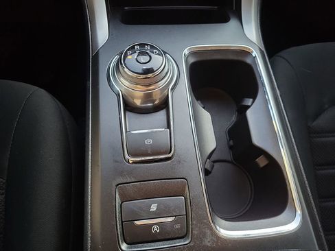 Used 2020 Ford Fusion SE image 16