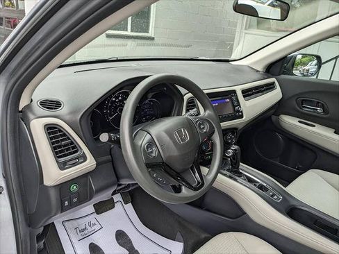 Used 2022 Honda HR-V LX image 10