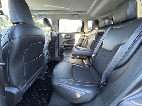 Used 2020 Jeep Compass Latitude AWD/4WD image 22