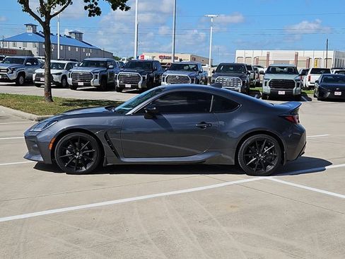 Used 2024 Toyota GR86 Premium RWD image 8