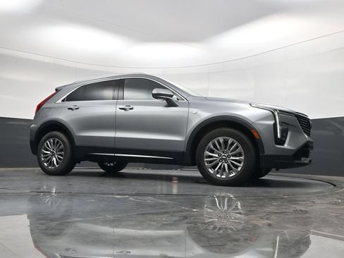 Used 2025 Cadillac XT4 Premium Luxury FWD image 38