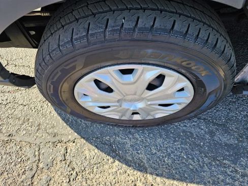 Used 2018 Ford Transit 350 XLT image 31