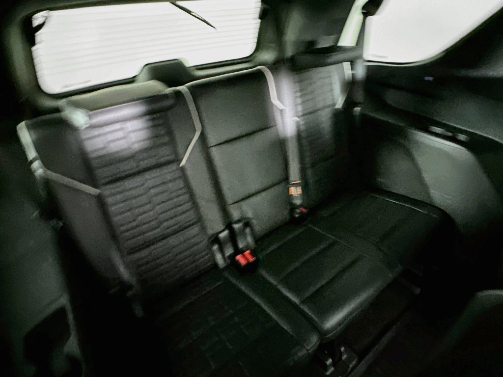 Used 2023 Cadillac Escalade Sport Platinum w/ LPO, ONYX Package AWD/4WD image 29