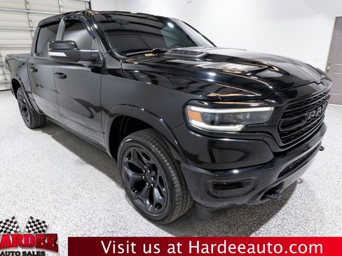 Used 2020 RAM 1500 Limited w/ Black Appearance Package AWD/4WD image 6