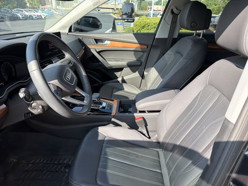 Used 2023 Audi Q5 2.0T Premium Plus w/ Premium Plus Package AWD/4WD image 16