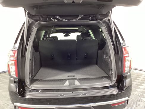 Used 2023 Chevrolet Suburban LT w/ LT Signature Package image 10