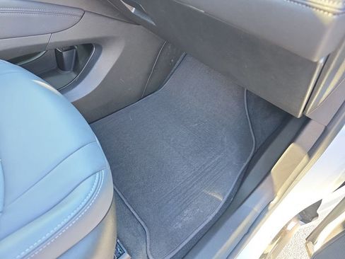 Used 2023 Buick Enclave Essence w/ Experience Buick Package image 18