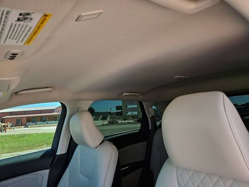 Used 2024 Ford Edge Titanium AWD/4WD image 22