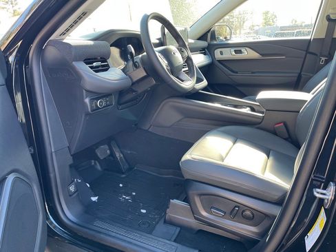 New 2026 Ford Explorer Active w/ Active Comfort Package AWD/4WD image 9