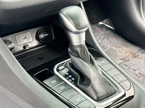 Used 2022 Hyundai Ioniq Limited image 10