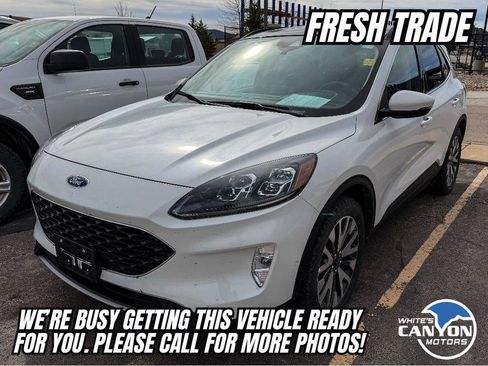 Used 2020 Ford Escape Titanium image 4