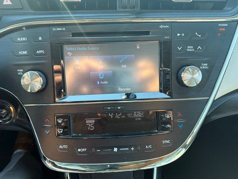 Used 2016 Toyota Avalon Touring FWD image 11
