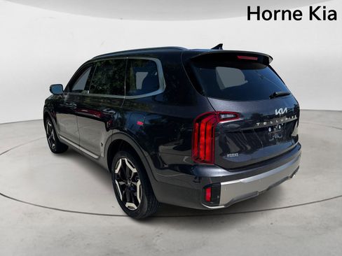 New 2025 Kia Telluride S image 5