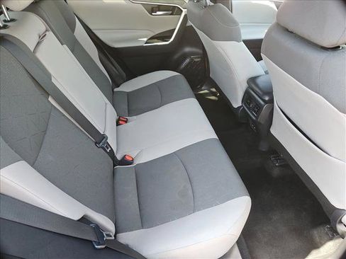 Used 2025 Toyota RAV4 XLE FWD image 25