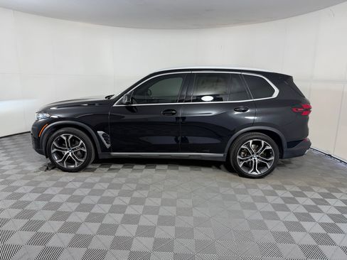 Used 2024 BMW X5 xDrive40i w/ Premium Package AWD/4WD image 2