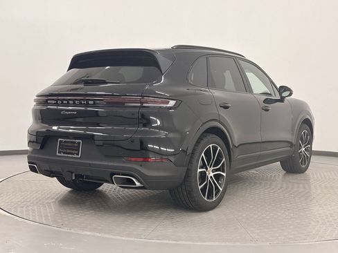 Used 2025 Porsche Cayenne image 9