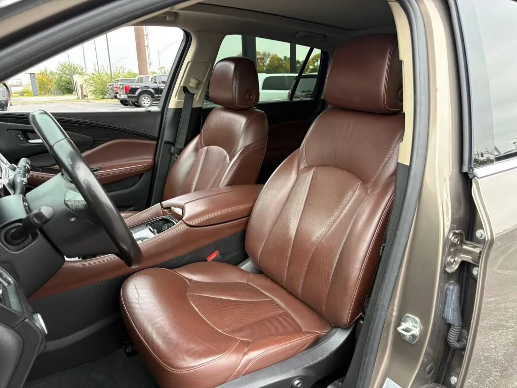 Used 2017 Buick Envision Premium AWD/4WD image 22
