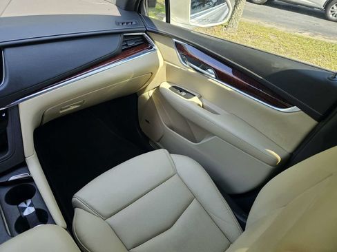 Used 2019 Cadillac XT5 Luxury FWD image 20