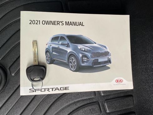 Used 2021 Kia Sportage LX image 20